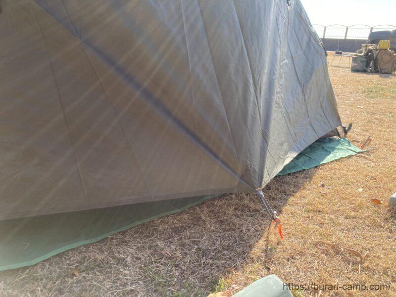 バンドックソロドームの後方へペグダウン